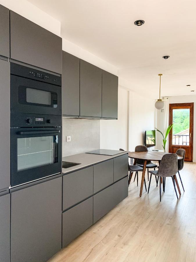 Acogedor Apartamento Con Terraza Y Parking Publico En Comillas Εξωτερικό φωτογραφία